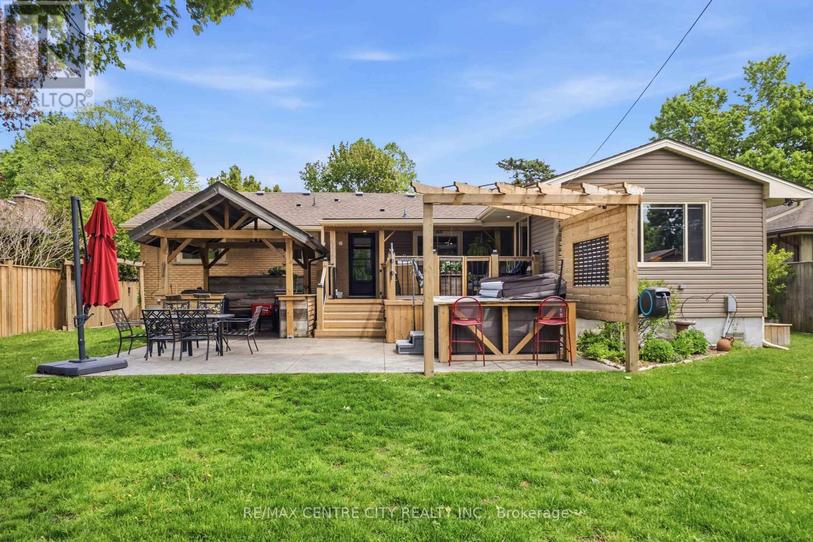 70 BRENTWOOD CRESCENT - 47