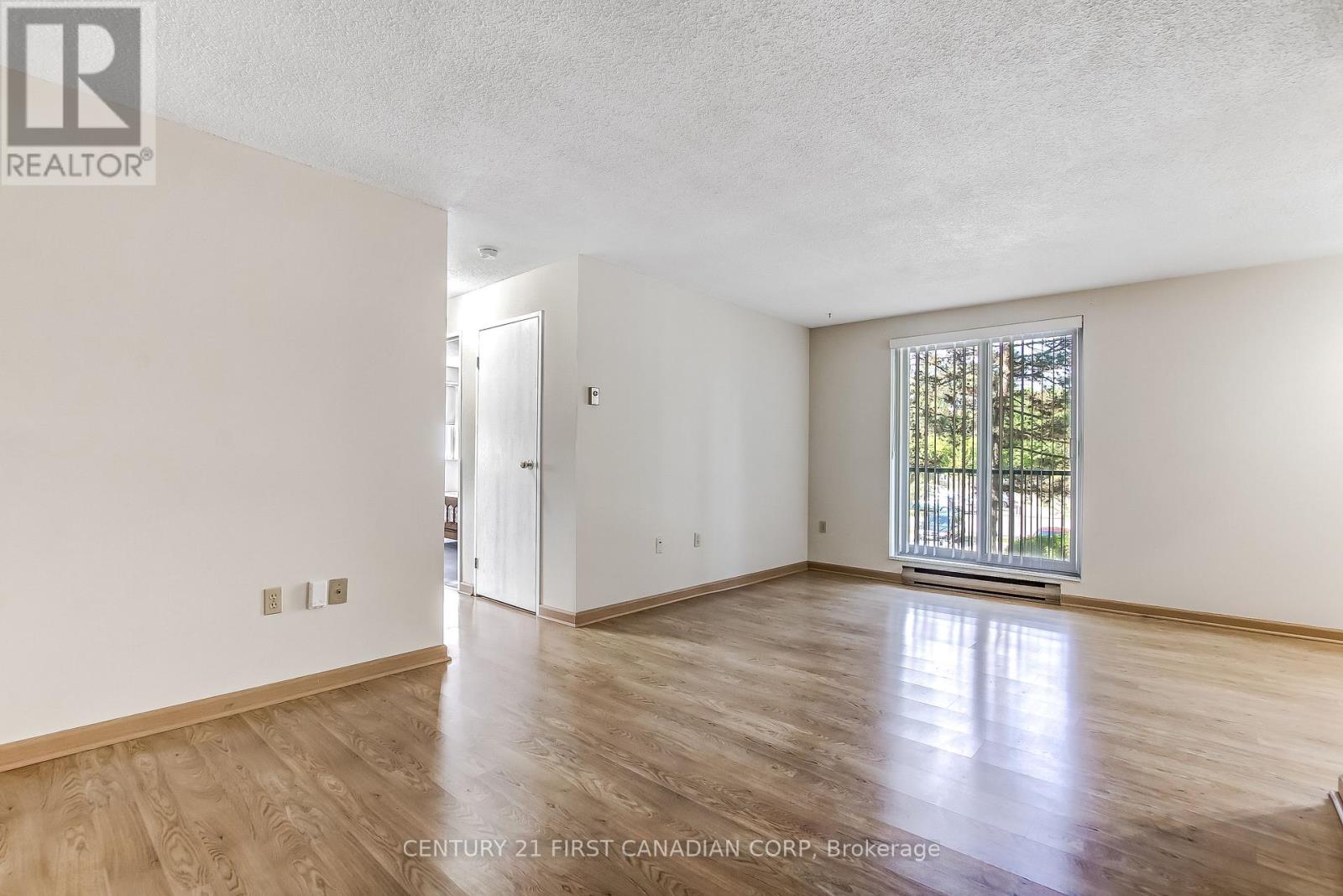 #204 986 HURON STREET - 4