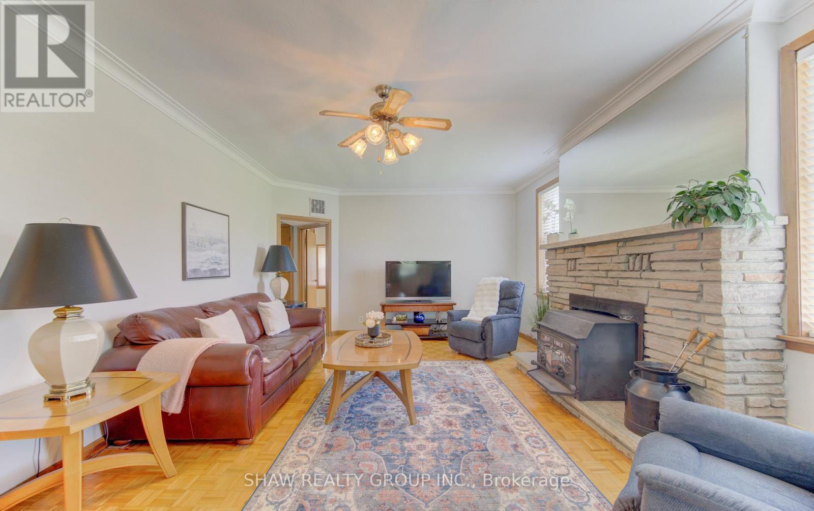 1463 KOSSUTH ROAD - 13