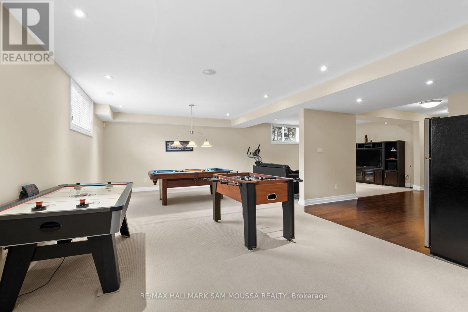 18 WYNFORD AVENUE - 42