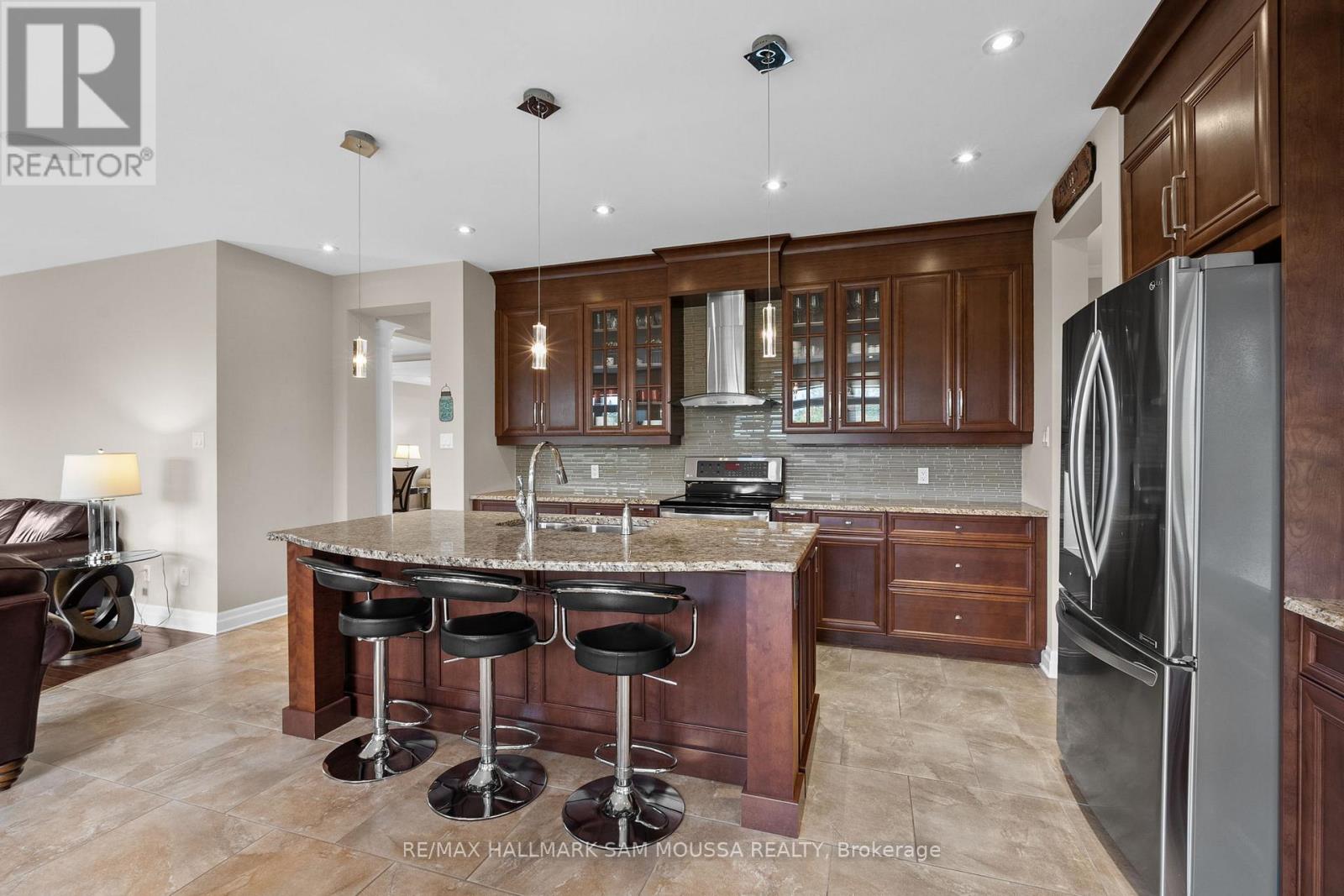 18 WYNFORD AVENUE - 9