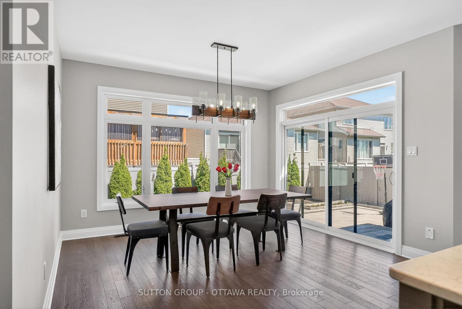 824 CONTOUR STREET - 12