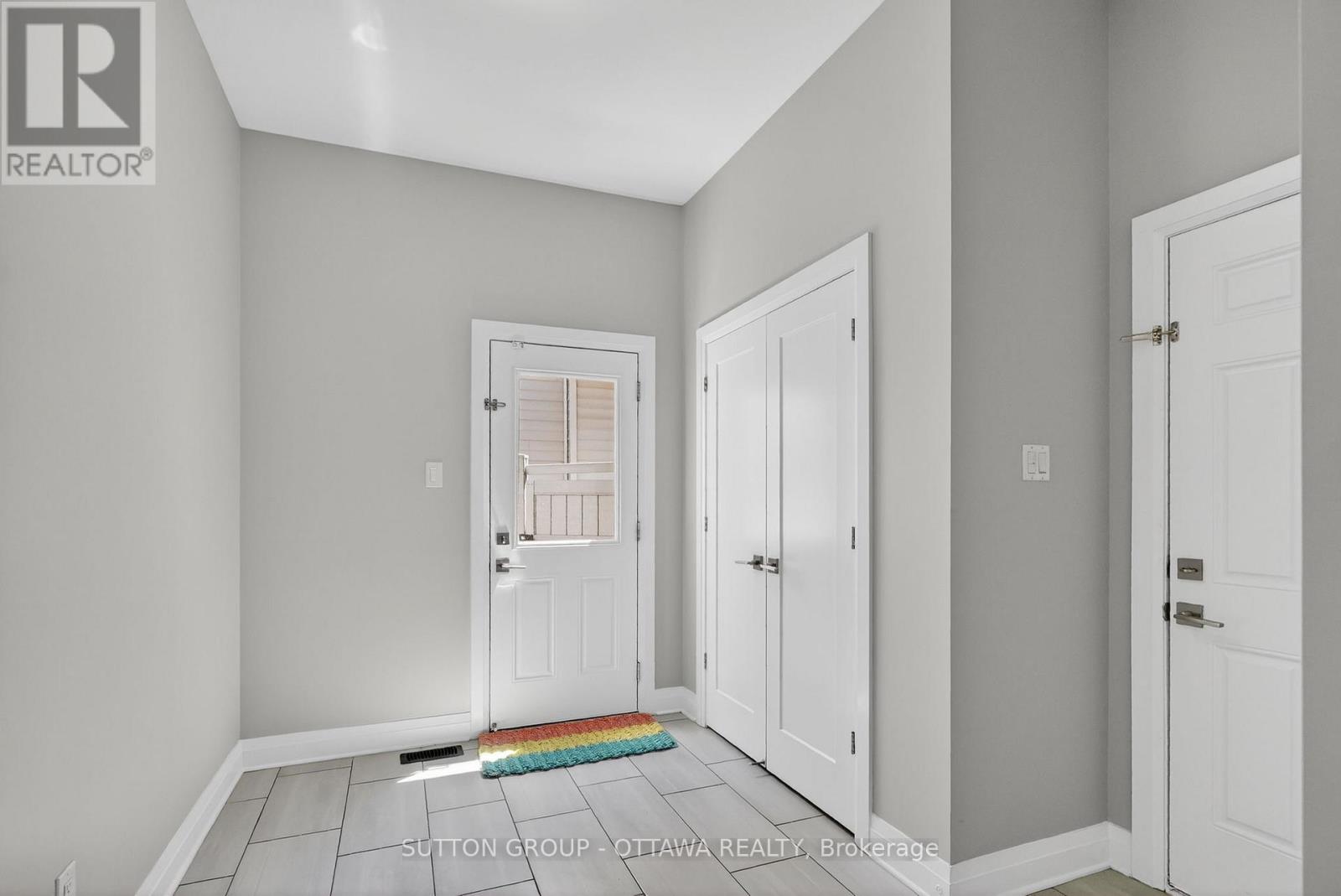 824 CONTOUR STREET - 14