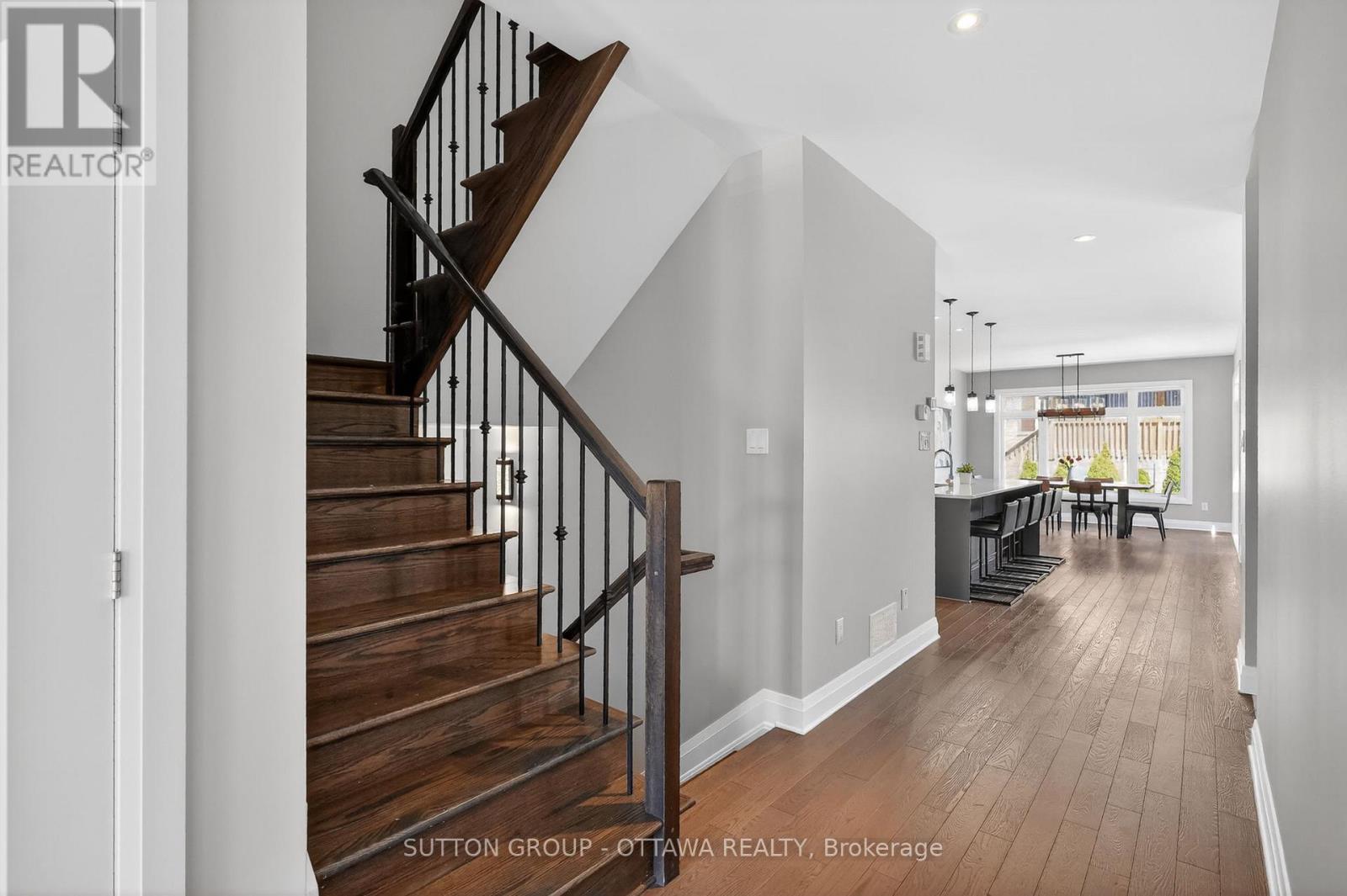 824 CONTOUR STREET - 15