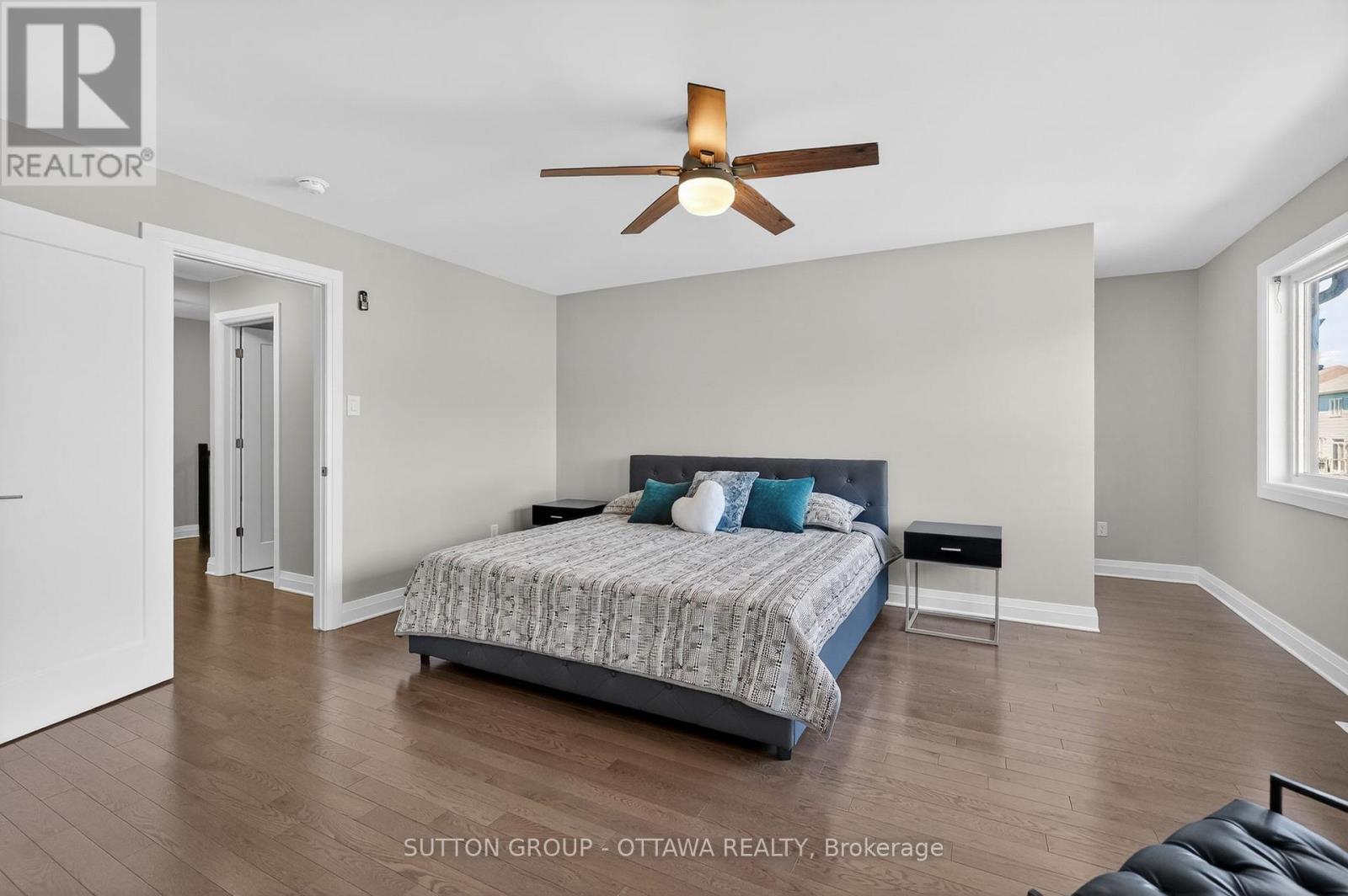 824 CONTOUR STREET - 17