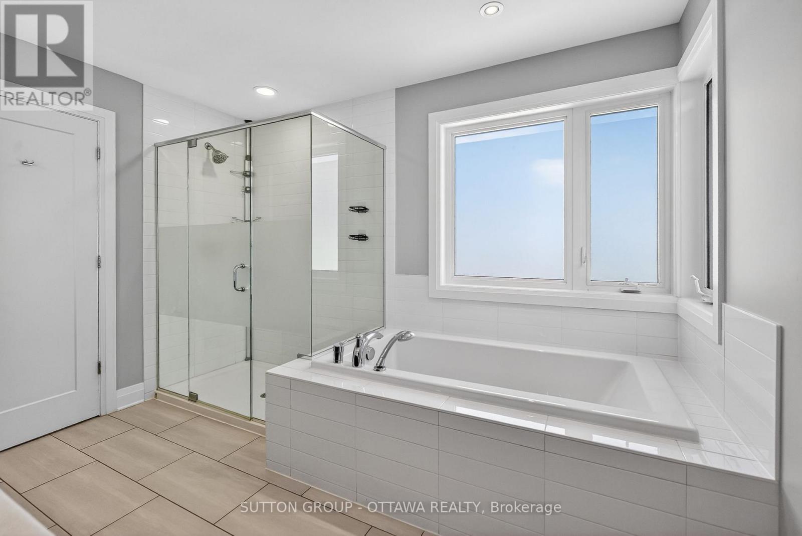 824 CONTOUR STREET - 18