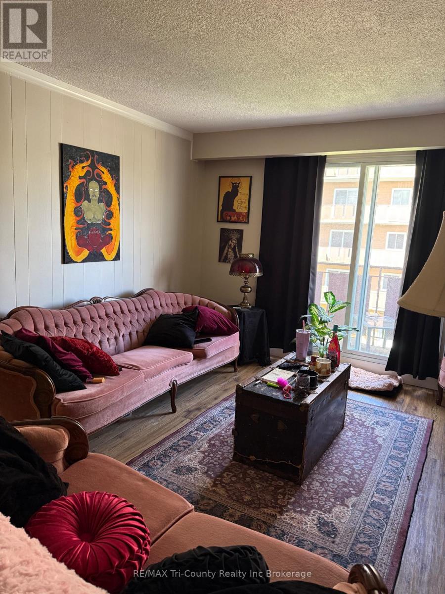 #301 191 LISGAR AVENUE - 4