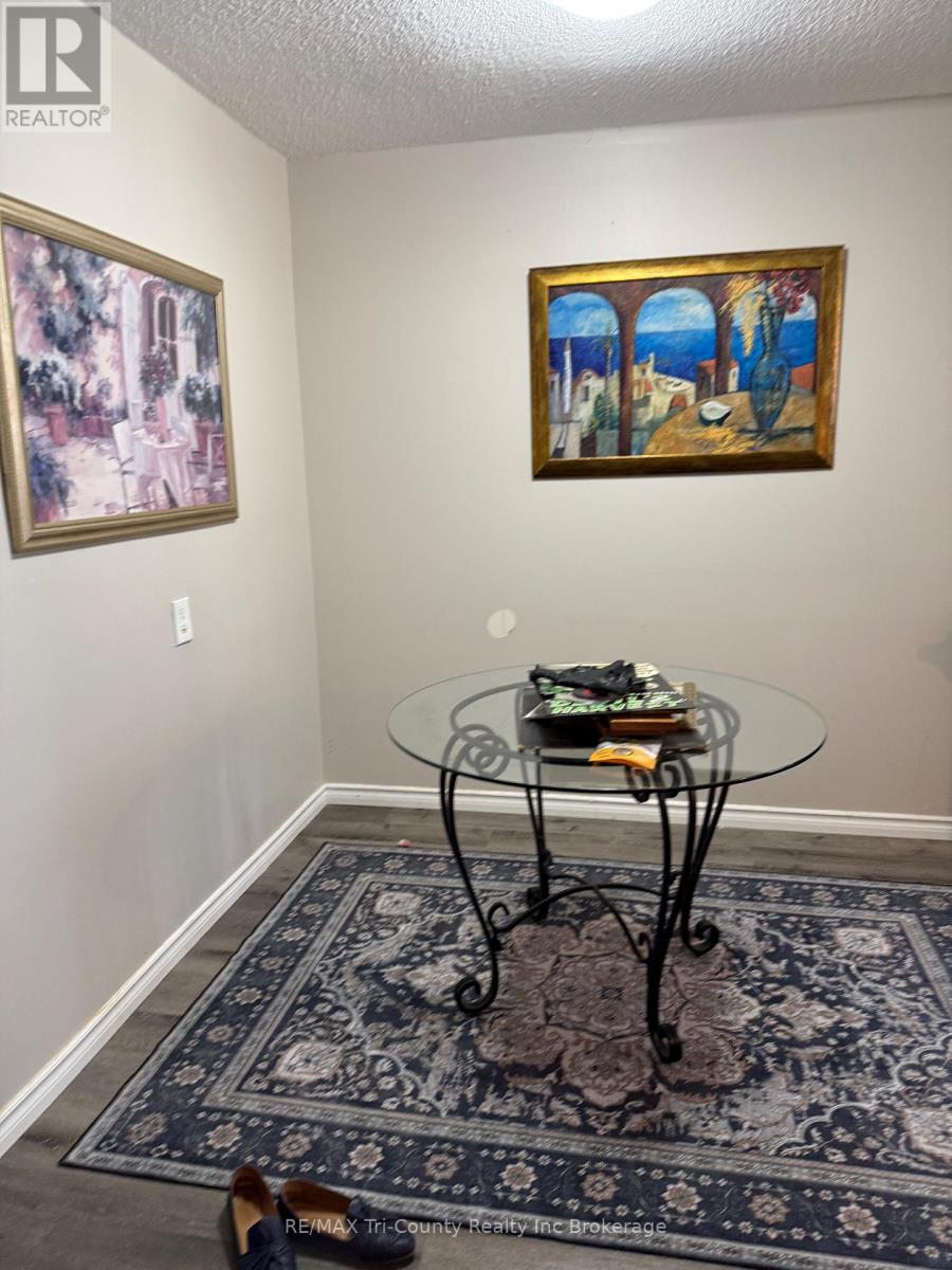 #301 191 LISGAR AVENUE - 6