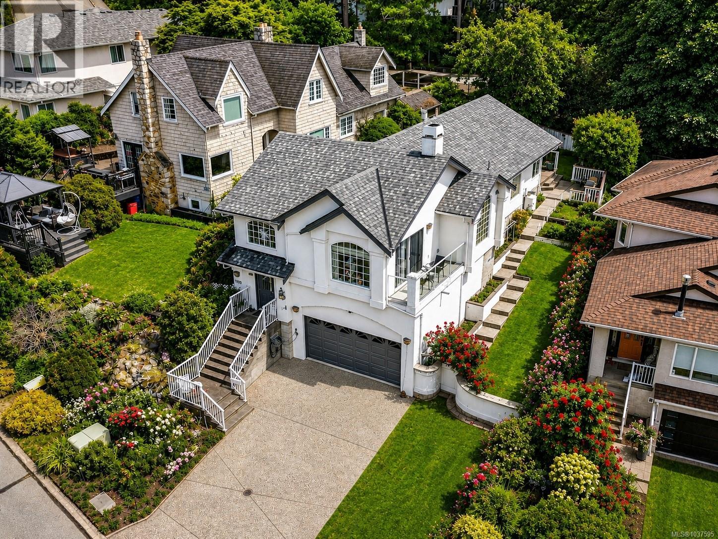 #2 709 Luscombe Pl - Image 2