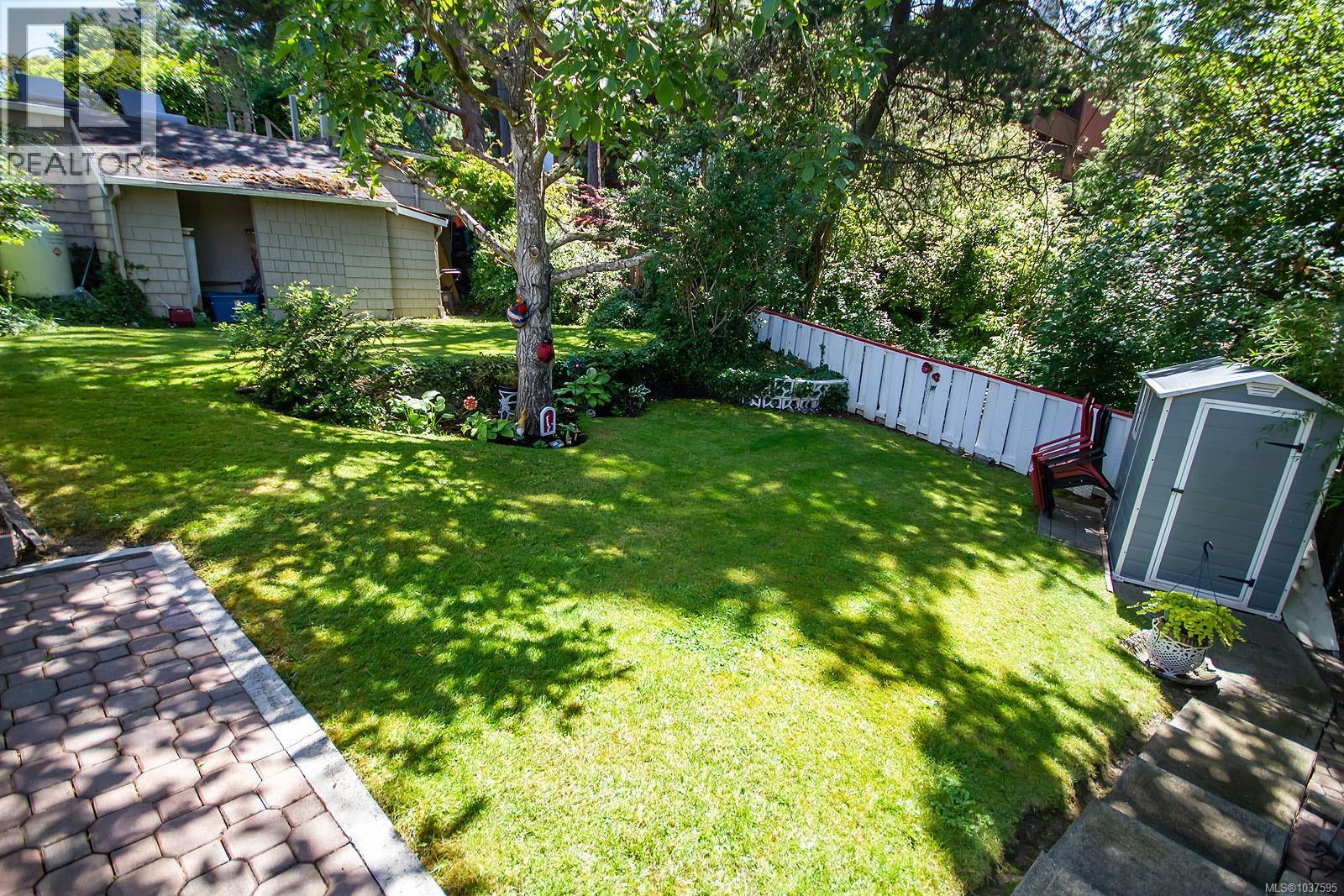 #2 709 Luscombe Pl - 21