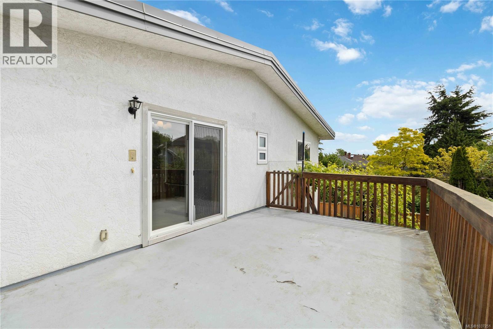 1273 Denman St - 20
