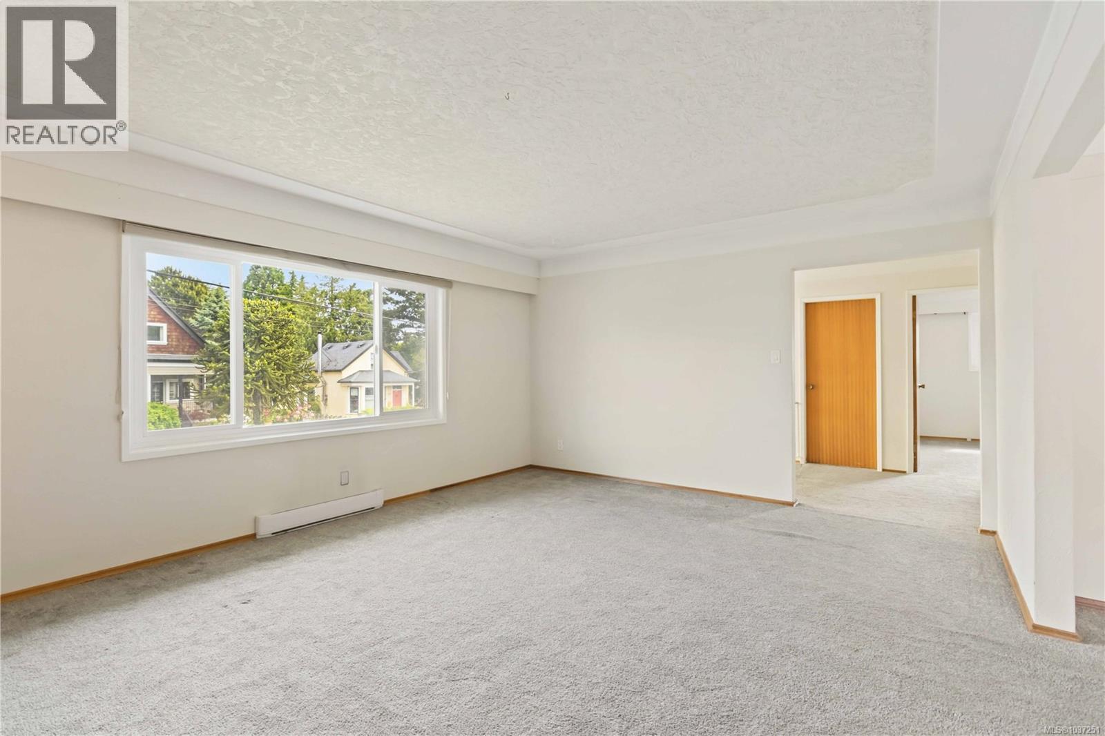 1273 Denman St - 8
