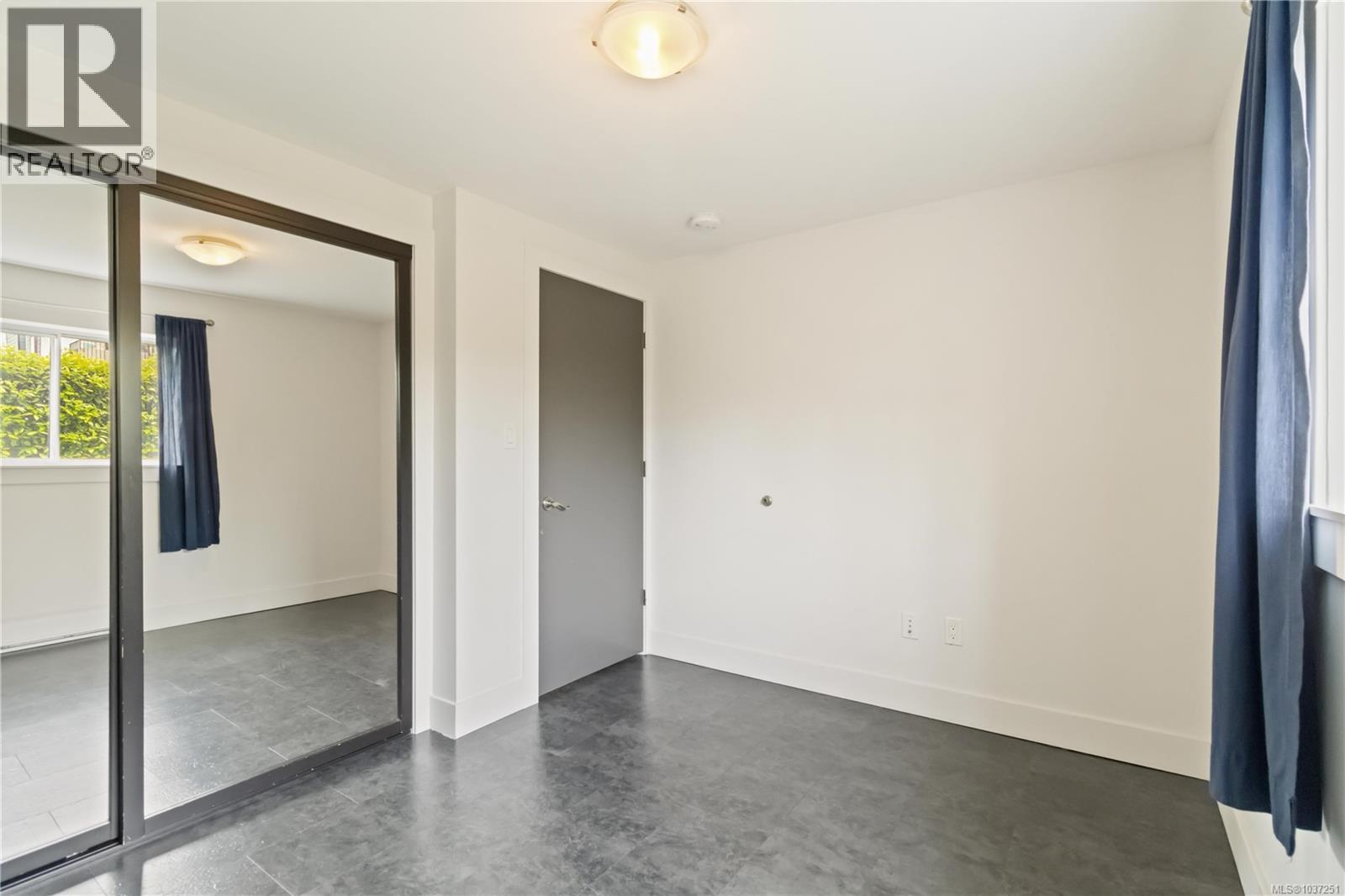 1273 Denman St - 56