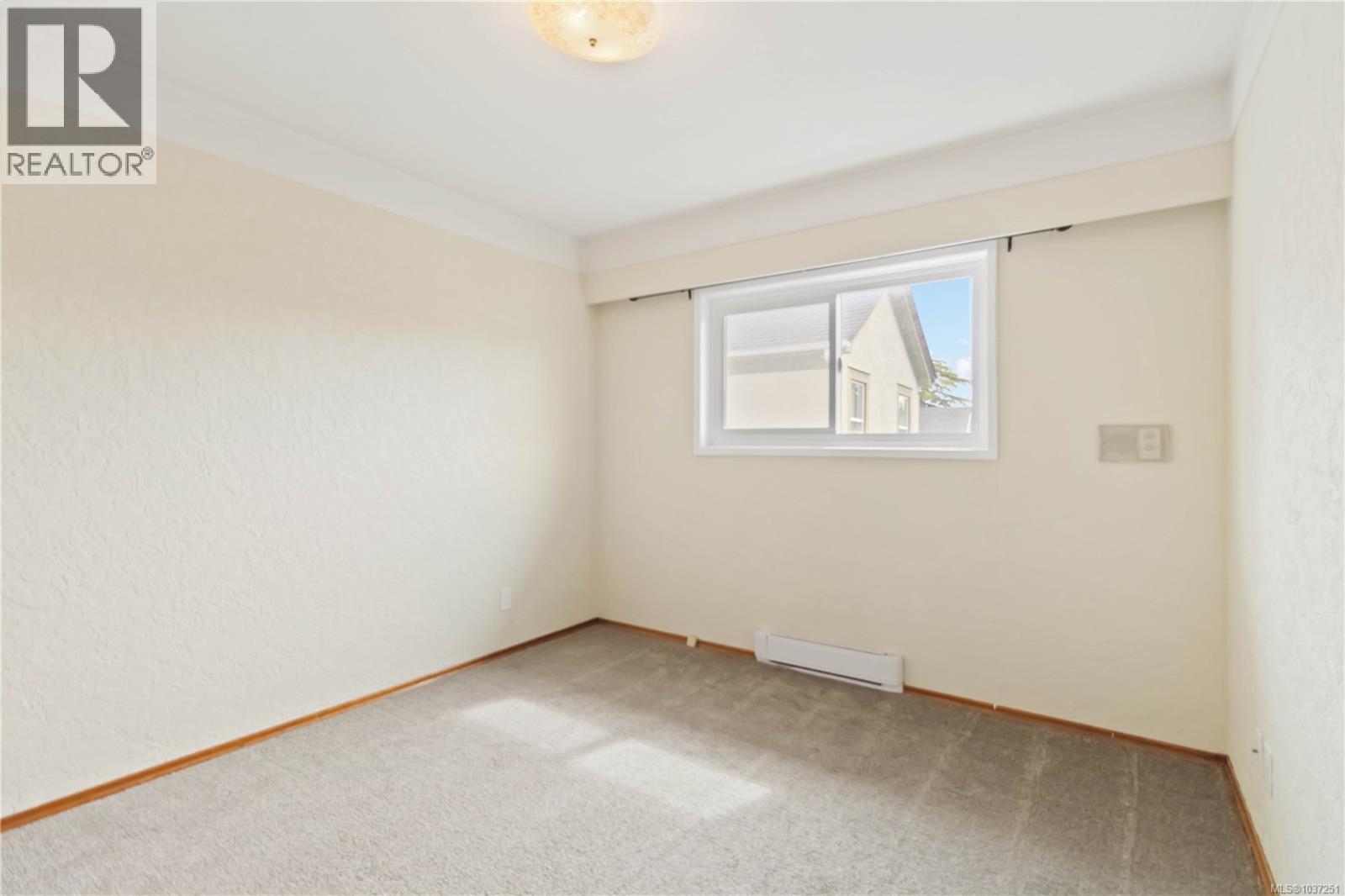 1273 Denman St - 32