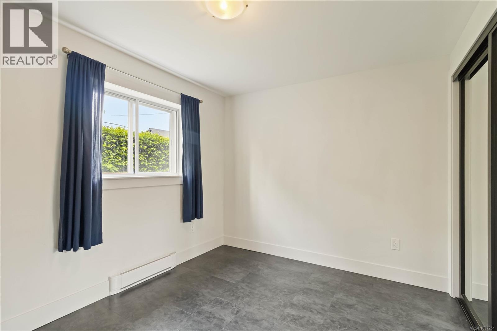 1273 Denman St - 54