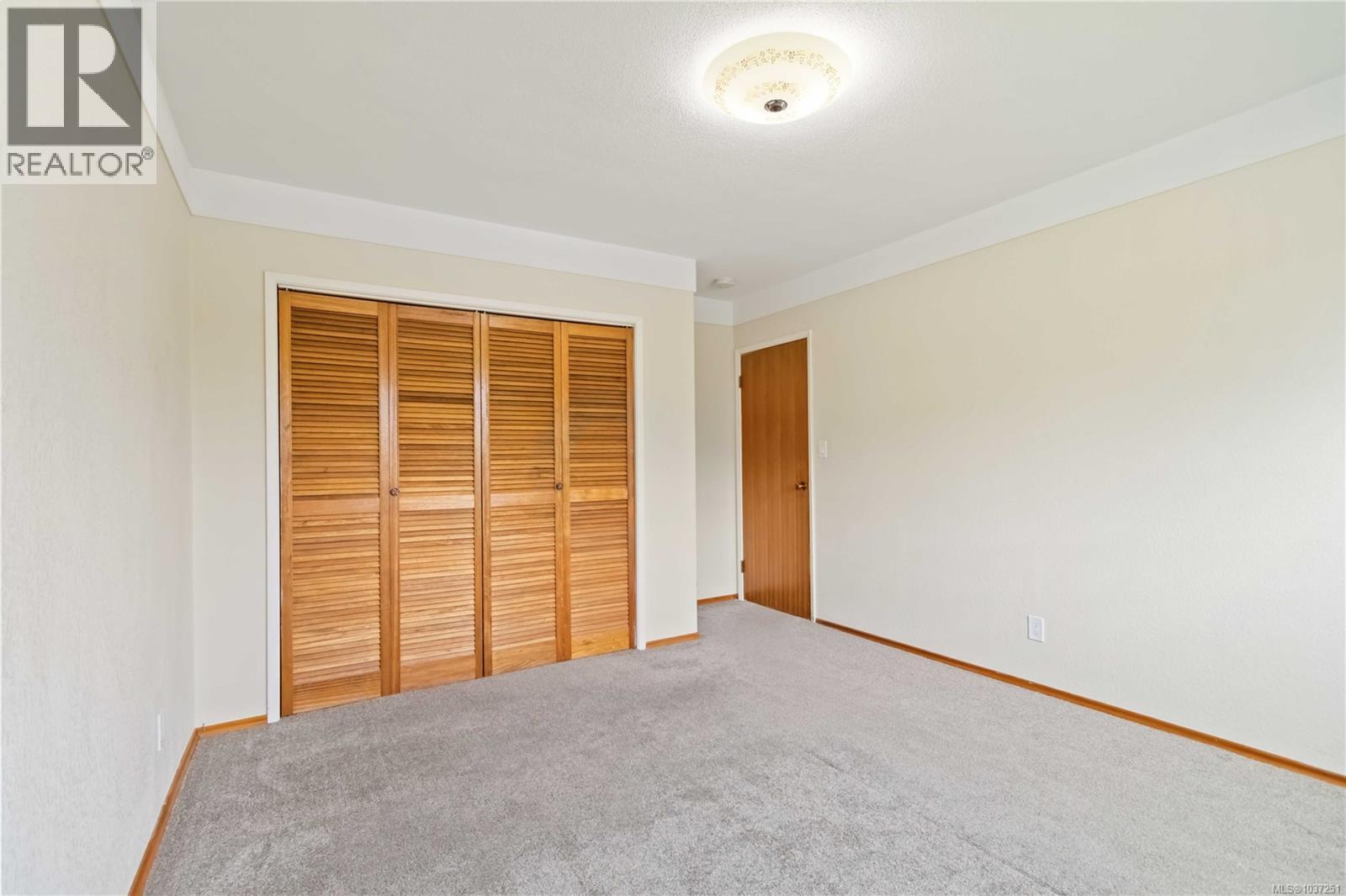 1273 Denman St - 35