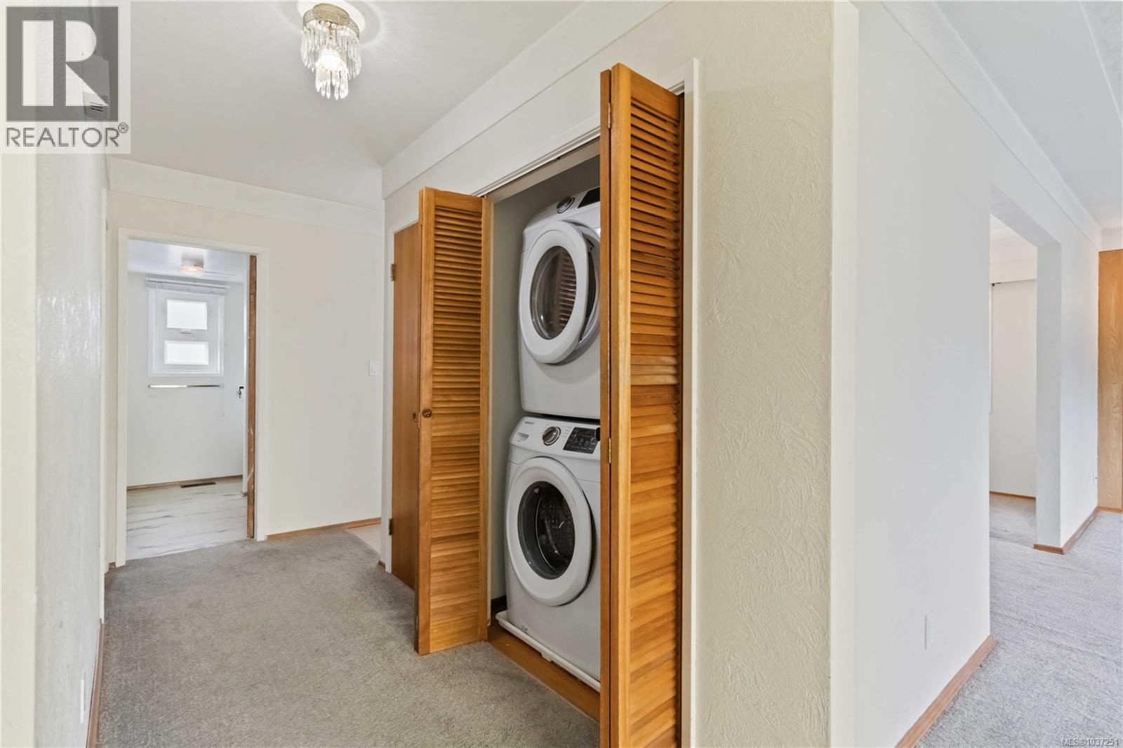 1273 Denman St - 34