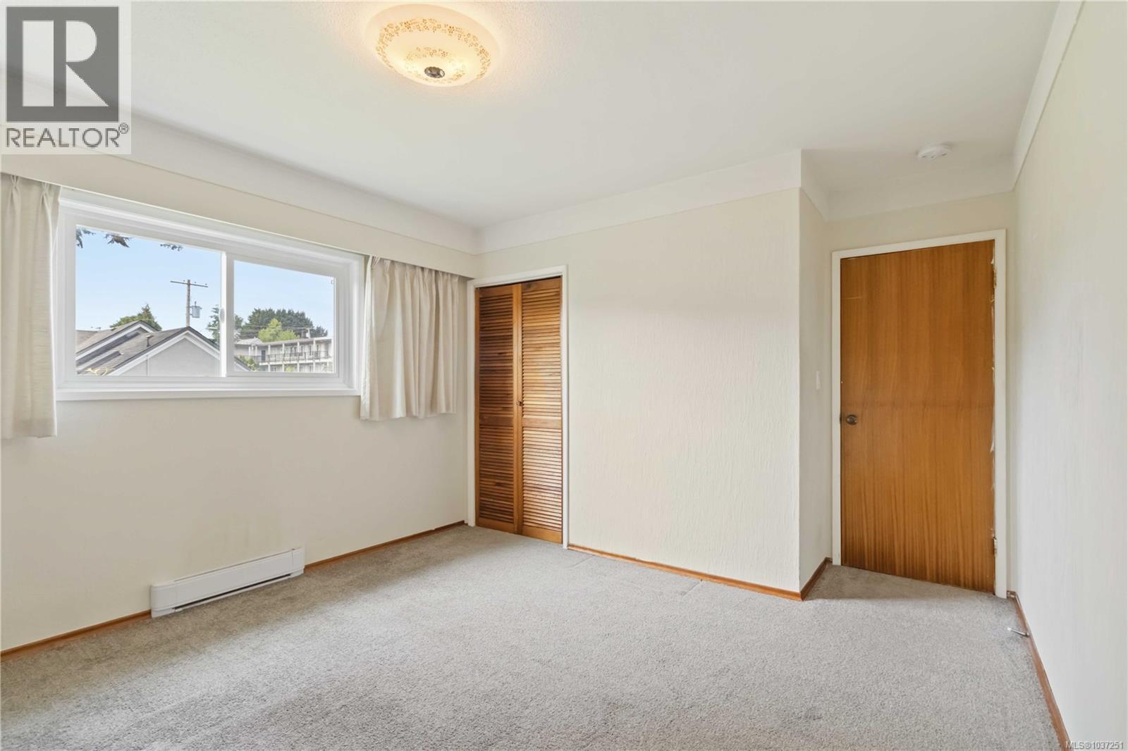 1273 Denman St - 24