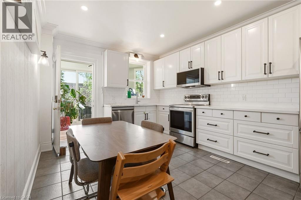 16 HATT Street, Dundas, Ontario, L9H2E8 — Photo 13