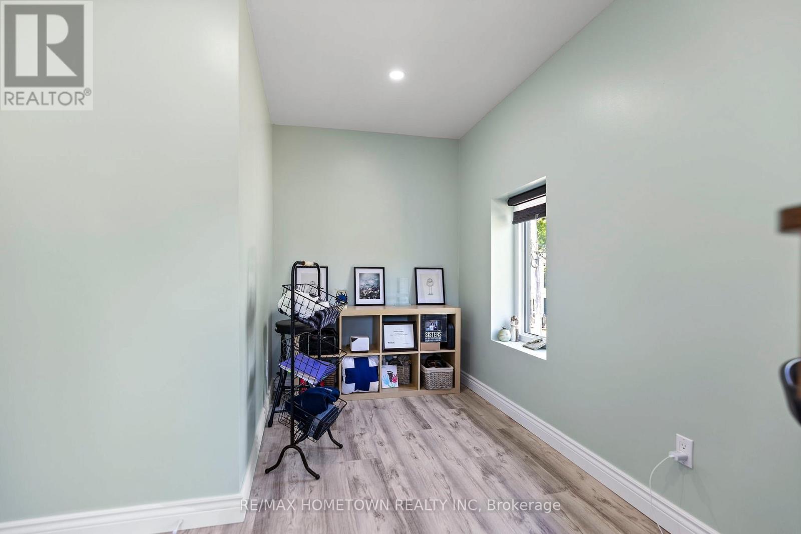 198 JAMES STREET W - 37