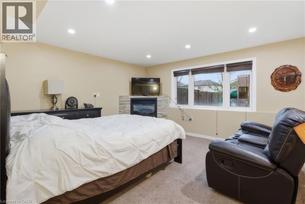 151 RAVENSWOOD Road - 28