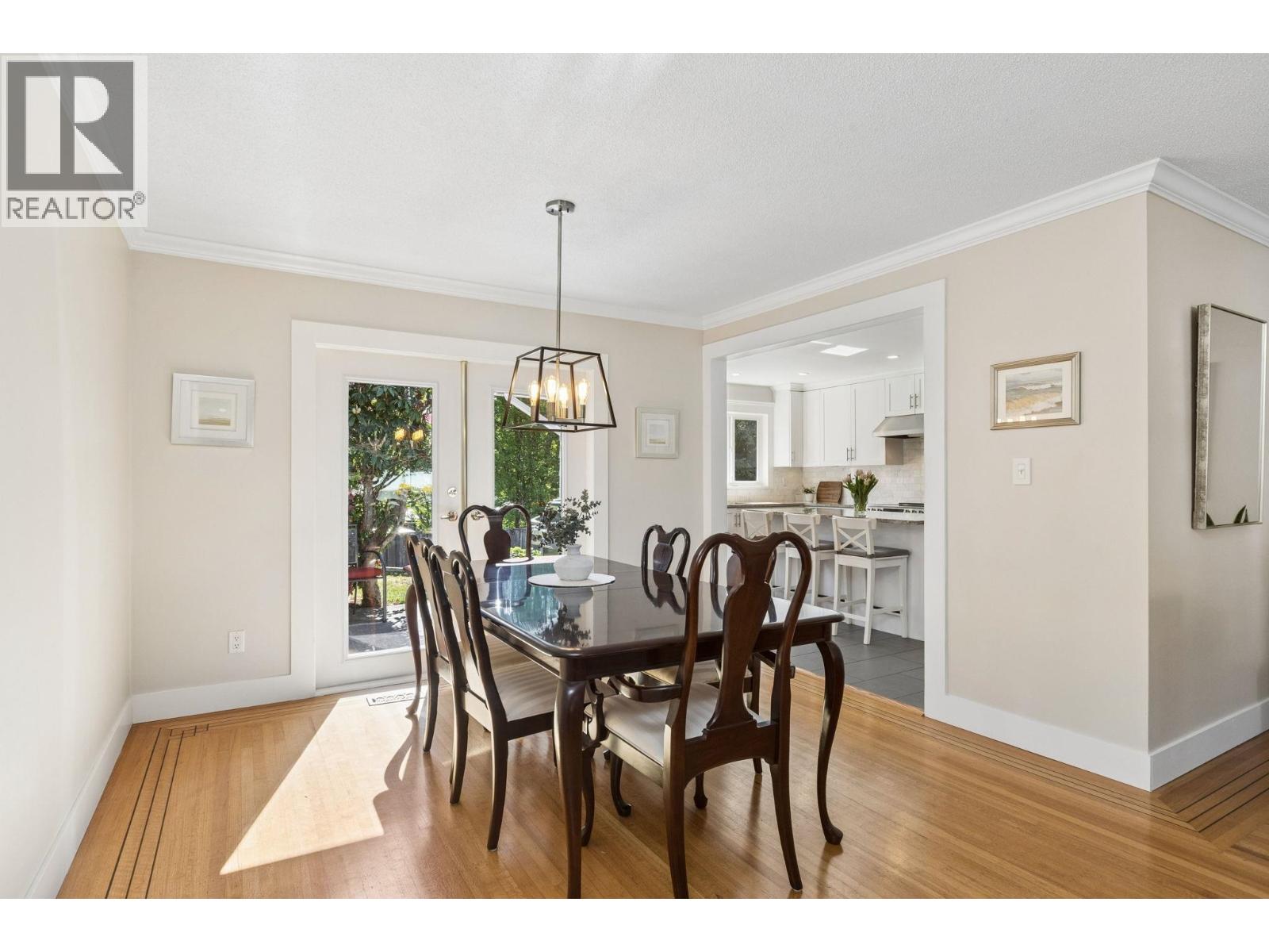 1256 EASTVIEW ROAD, North Vancouver