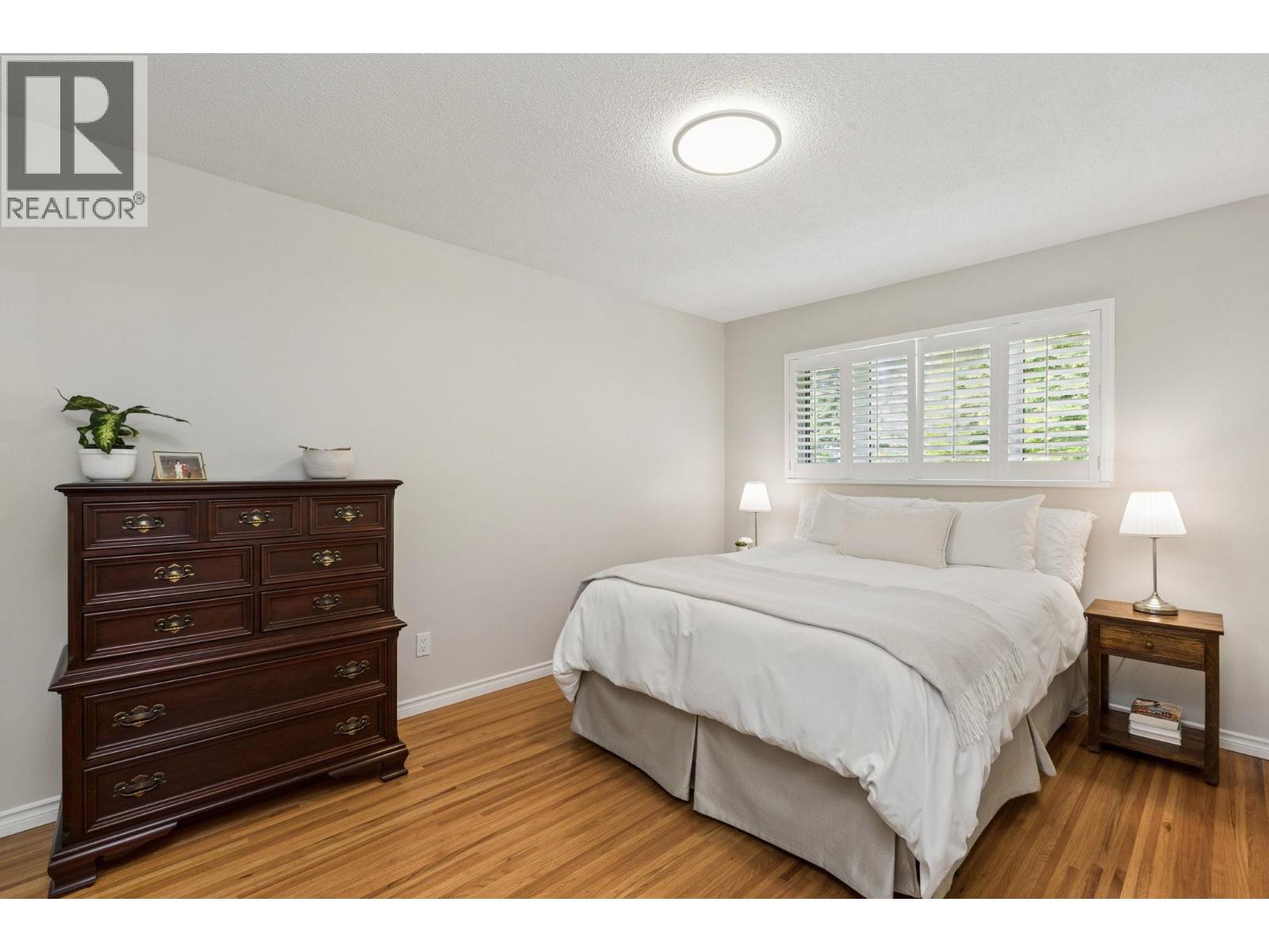 1256 EASTVIEW ROAD, North Vancouver