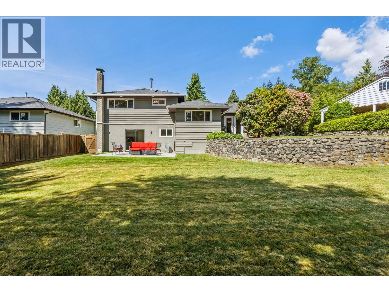 1256 EASTVIEW ROAD, North Vancouver