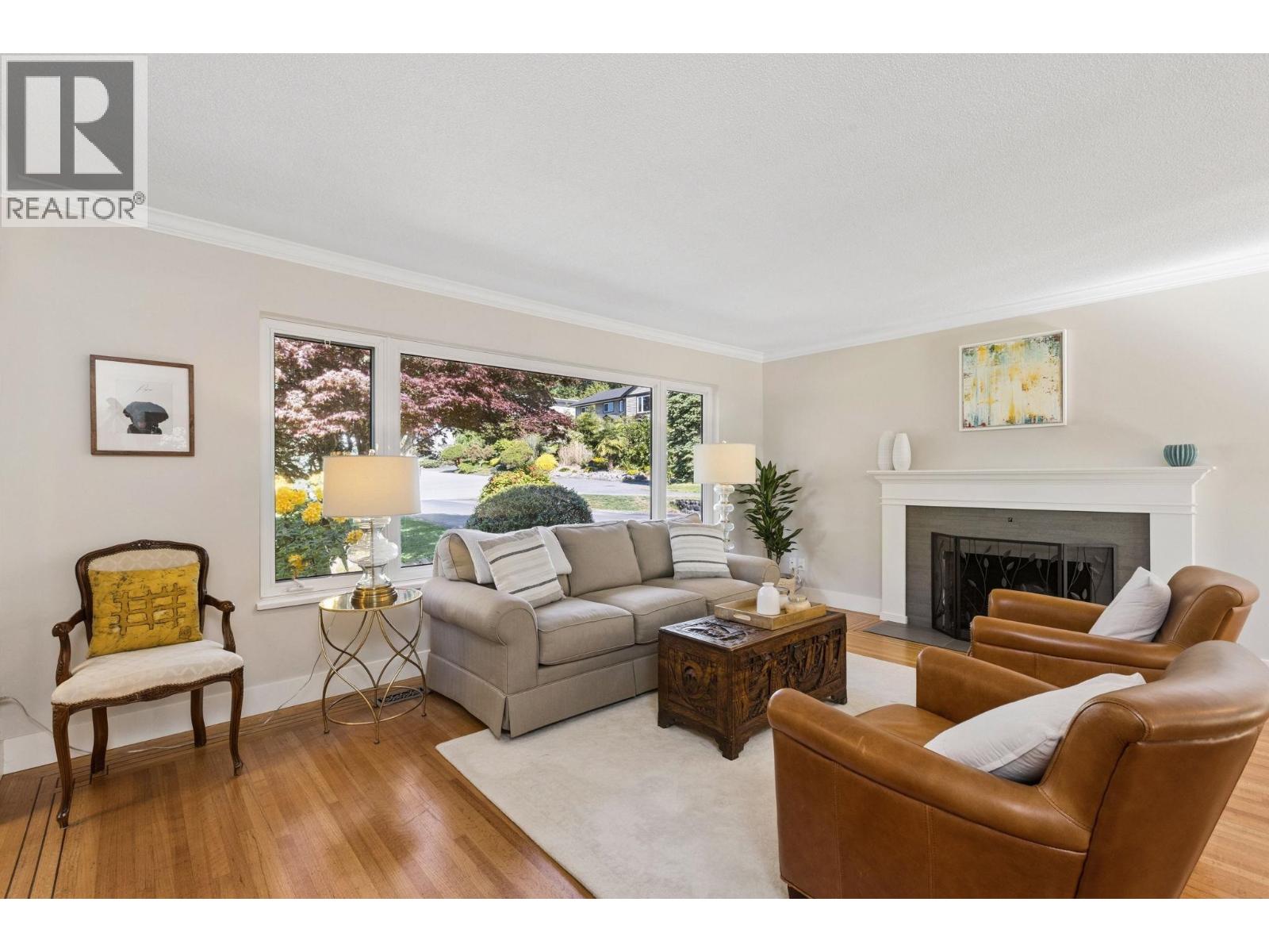 1256 EASTVIEW ROAD, North Vancouver