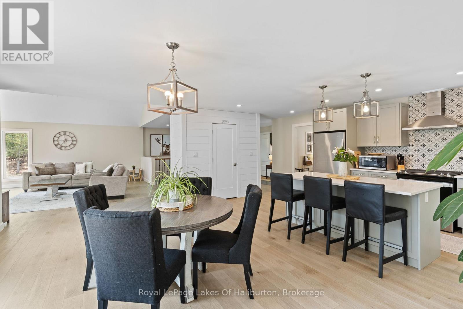 51 GLEBE ROAD - 11