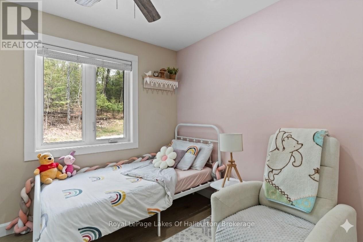 51 GLEBE ROAD - 23