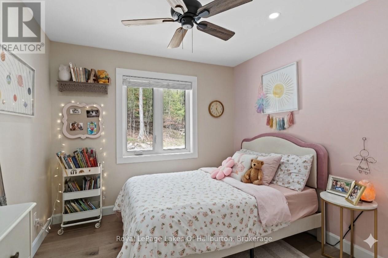 51 GLEBE ROAD - 24