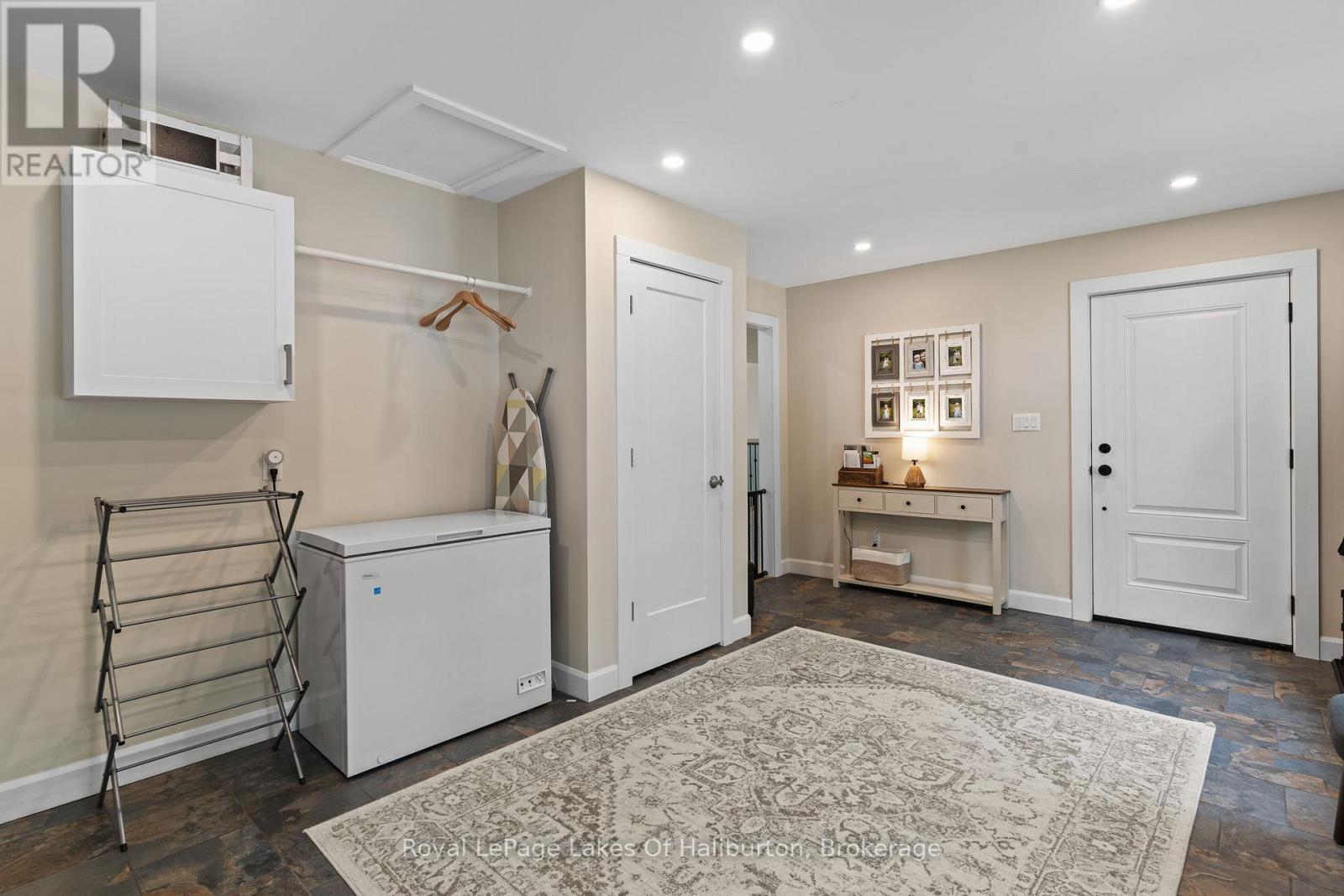 51 GLEBE ROAD - 27