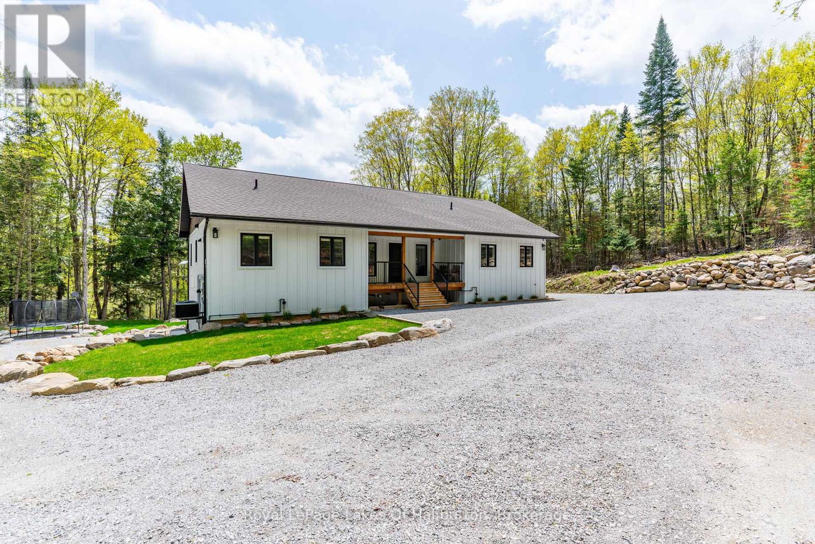 51 GLEBE ROAD - 44