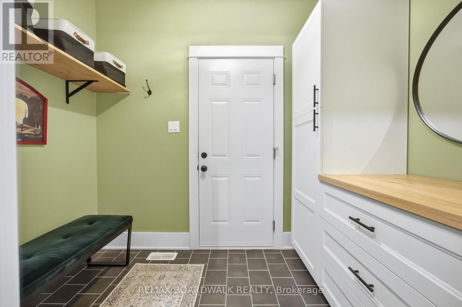 115 KASWIT DRIVE - 18