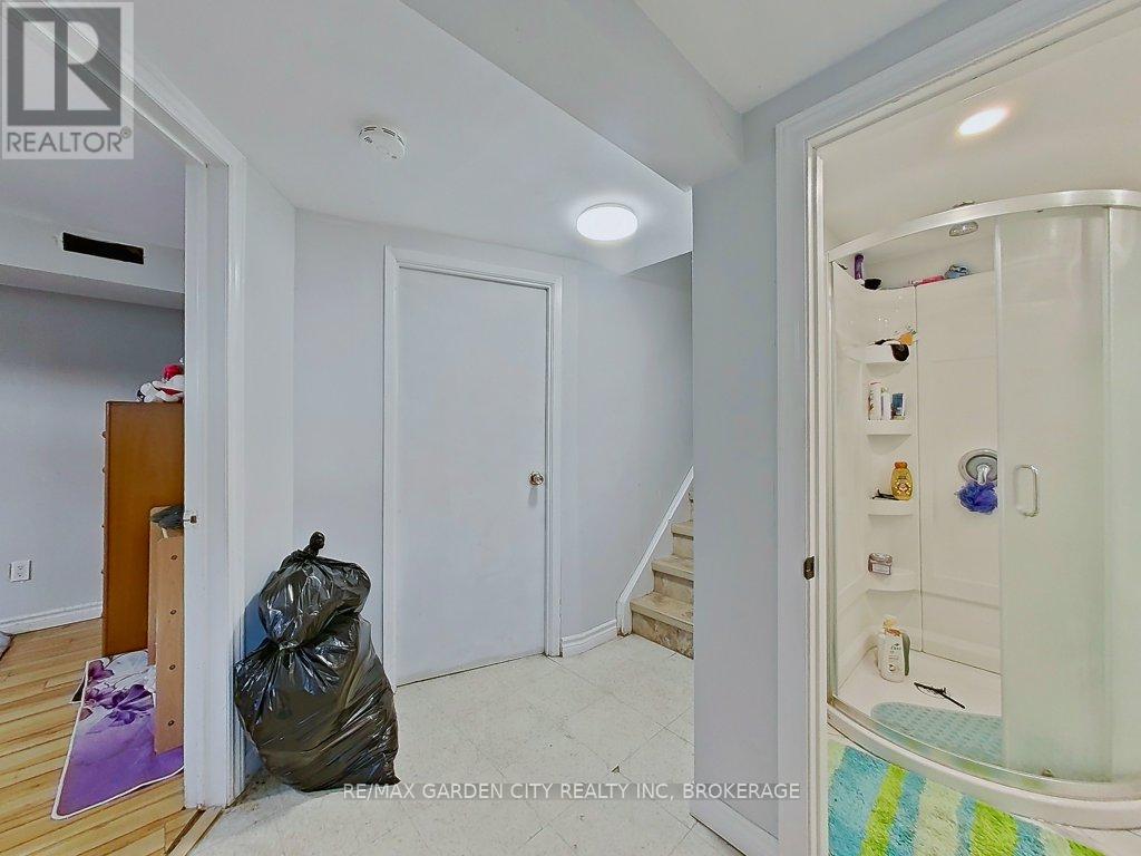 105 TUPPER DRIVE - 35