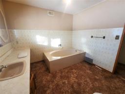 142116 11 Road W, Fisher Branch, MB R0C0Z0 Photo 20