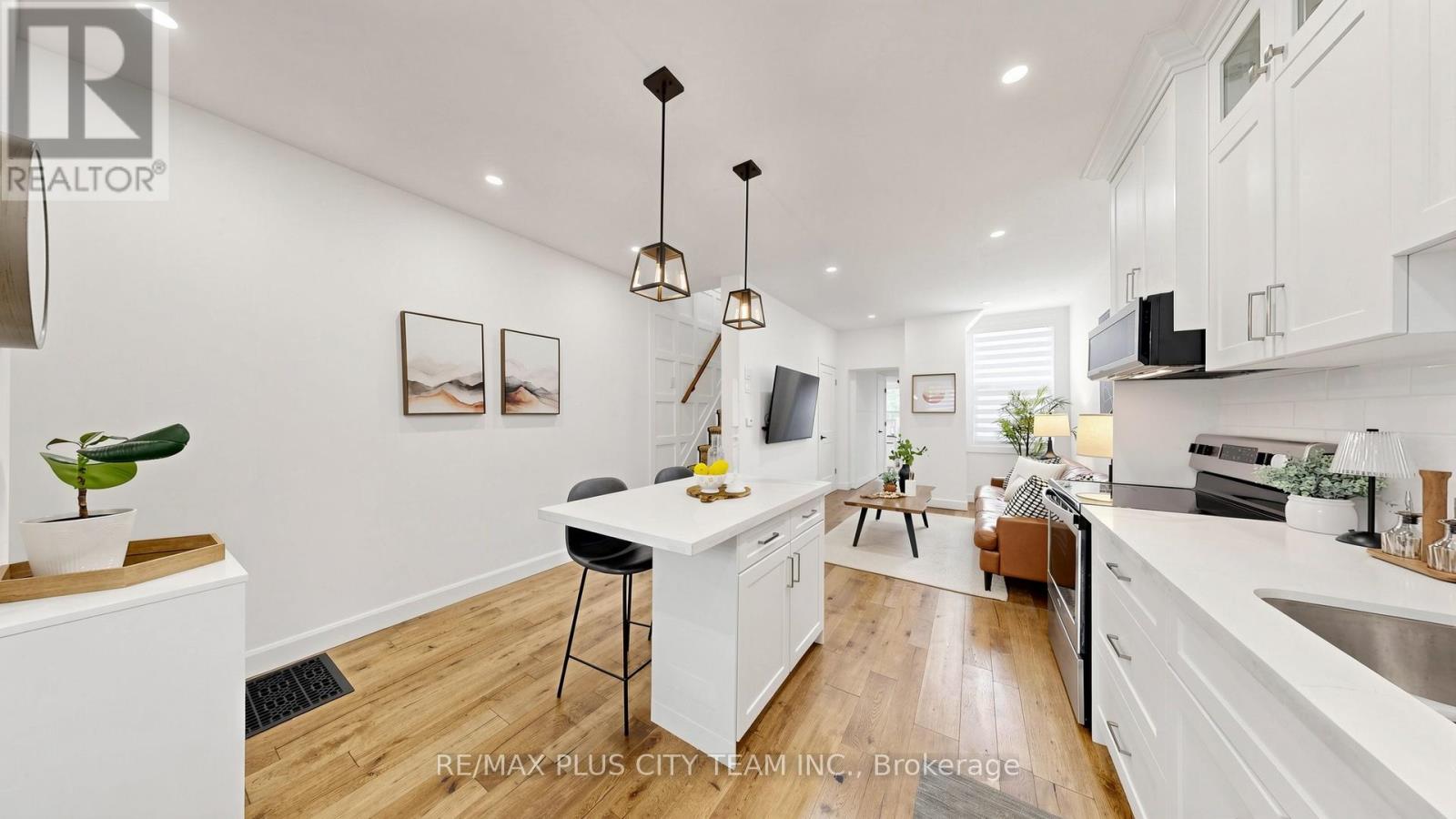 320 BOON AVENUE - 10