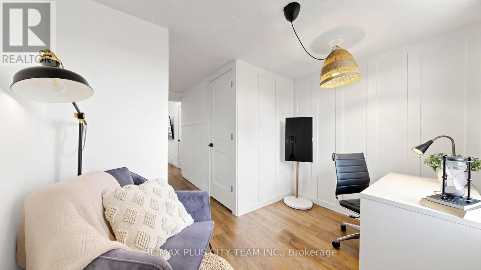 320 BOON AVENUE - 13