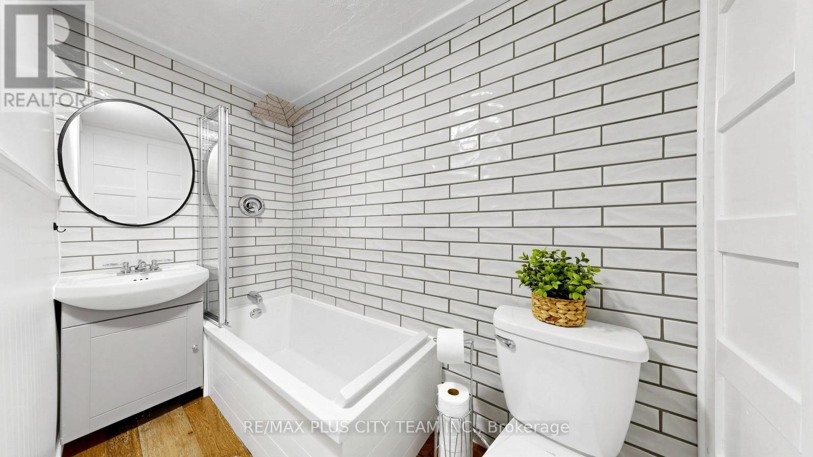 320 BOON AVENUE - 14