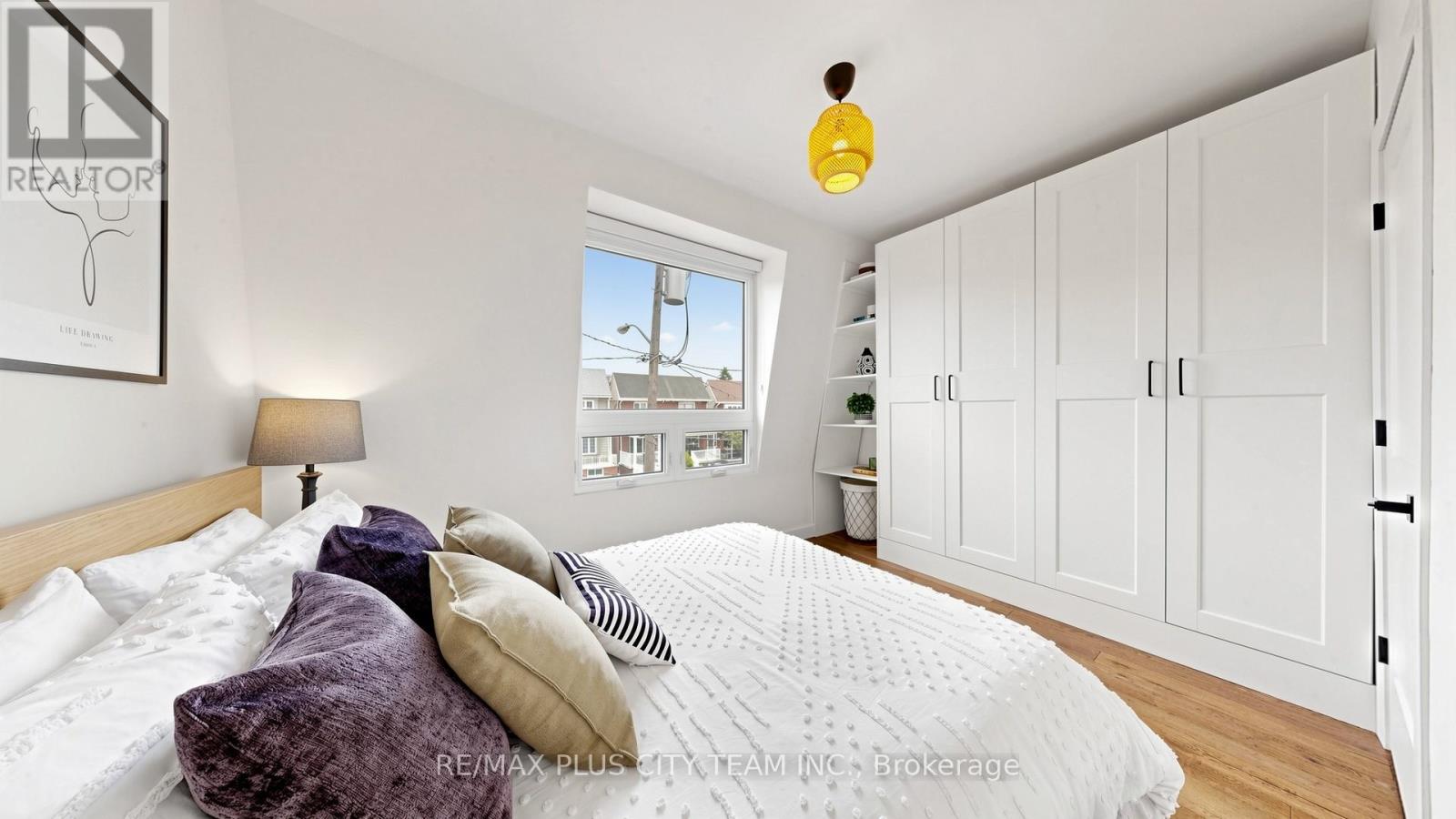 320 BOON AVENUE - 19