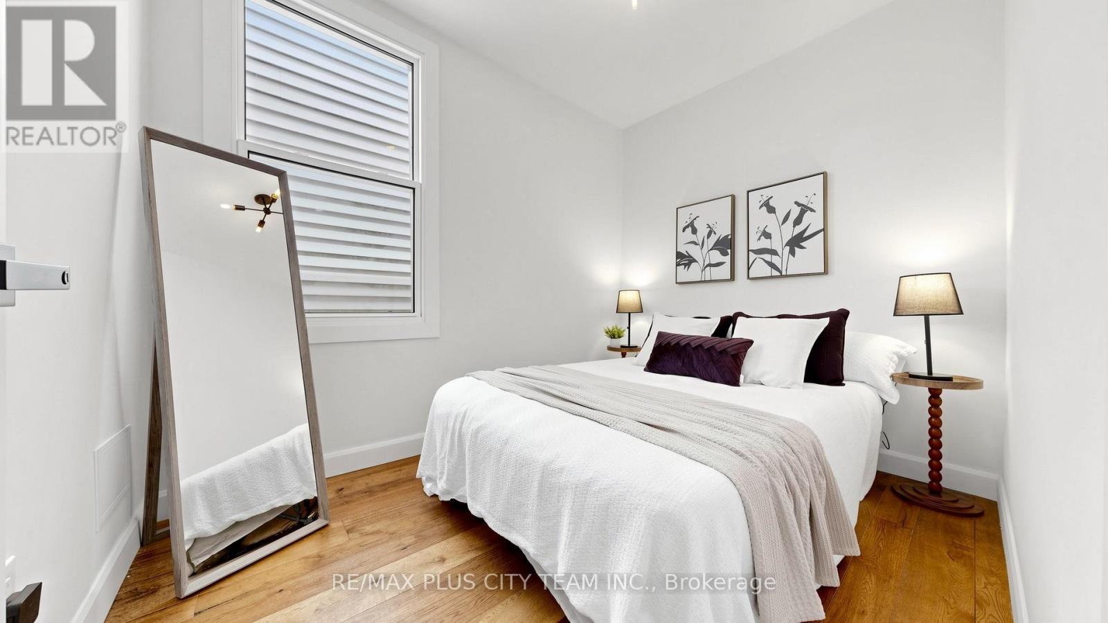 320 BOON AVENUE - 20