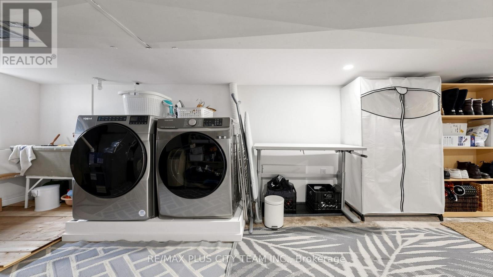 320 BOON AVENUE - 26