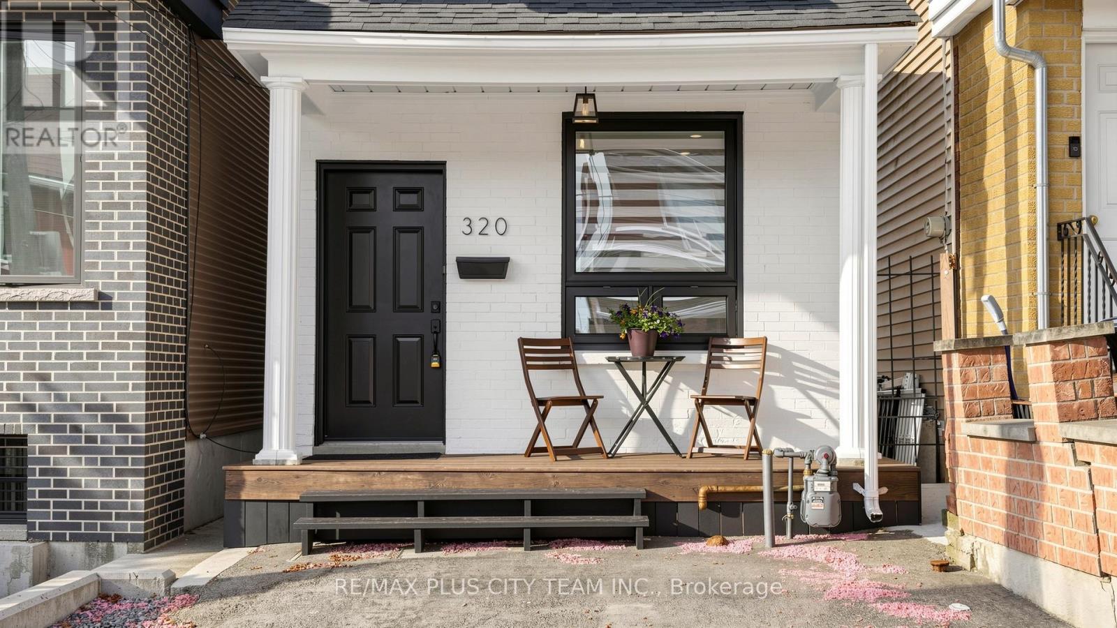 320 BOON AVENUE - 31