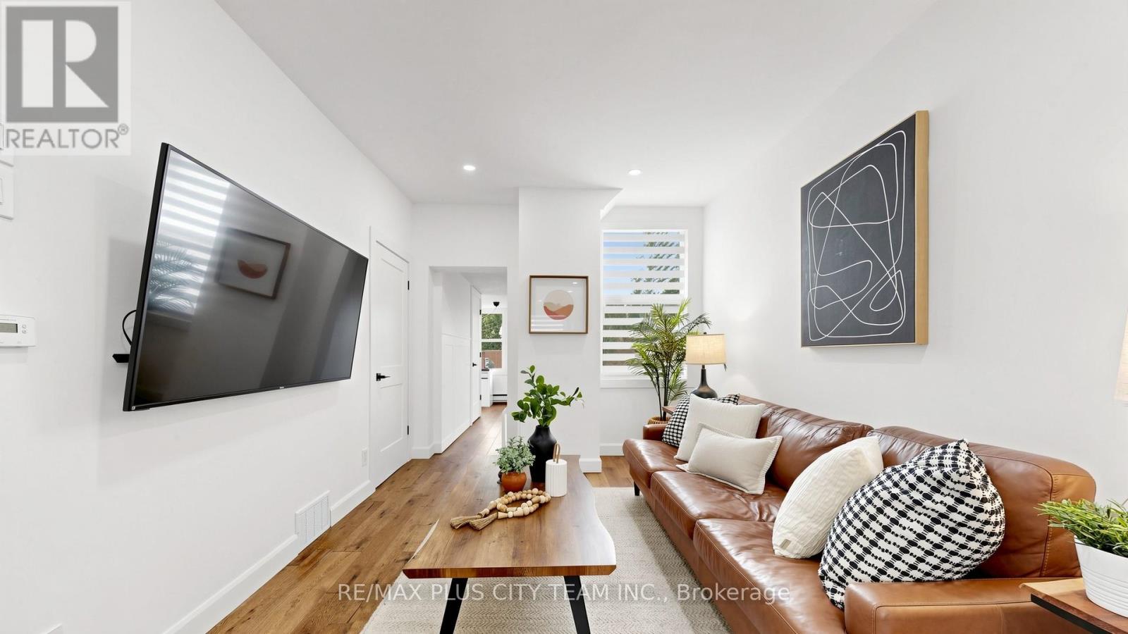 320 BOON AVENUE - 5