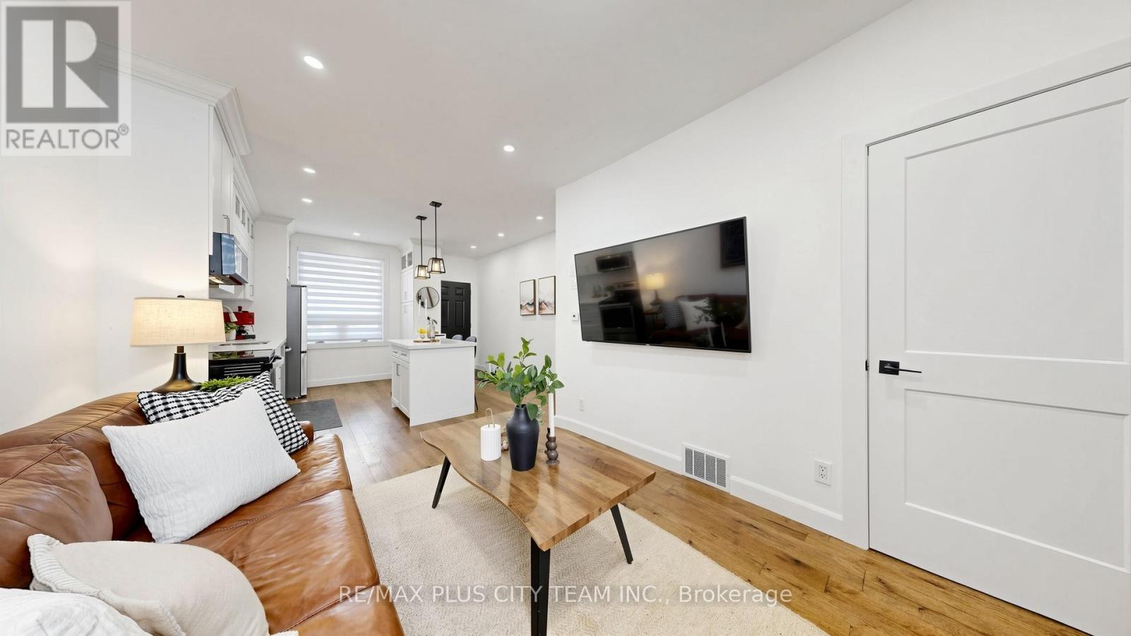 320 BOON AVENUE - 6