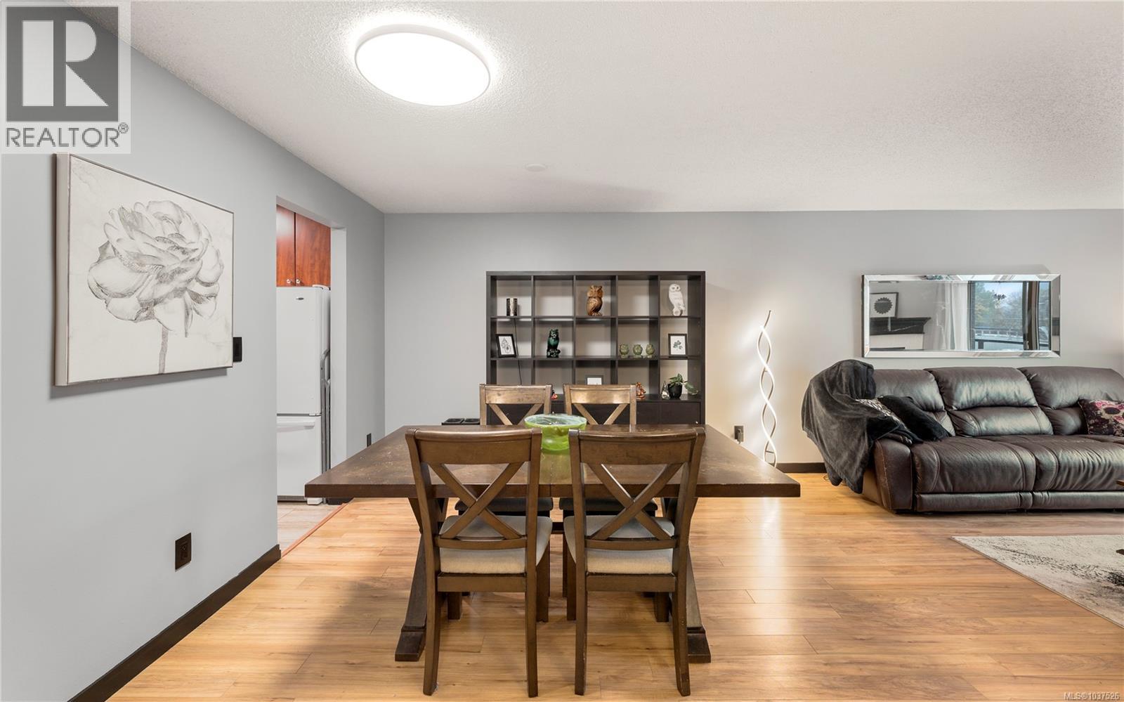 #402 1241 Fairfield Rd - 5