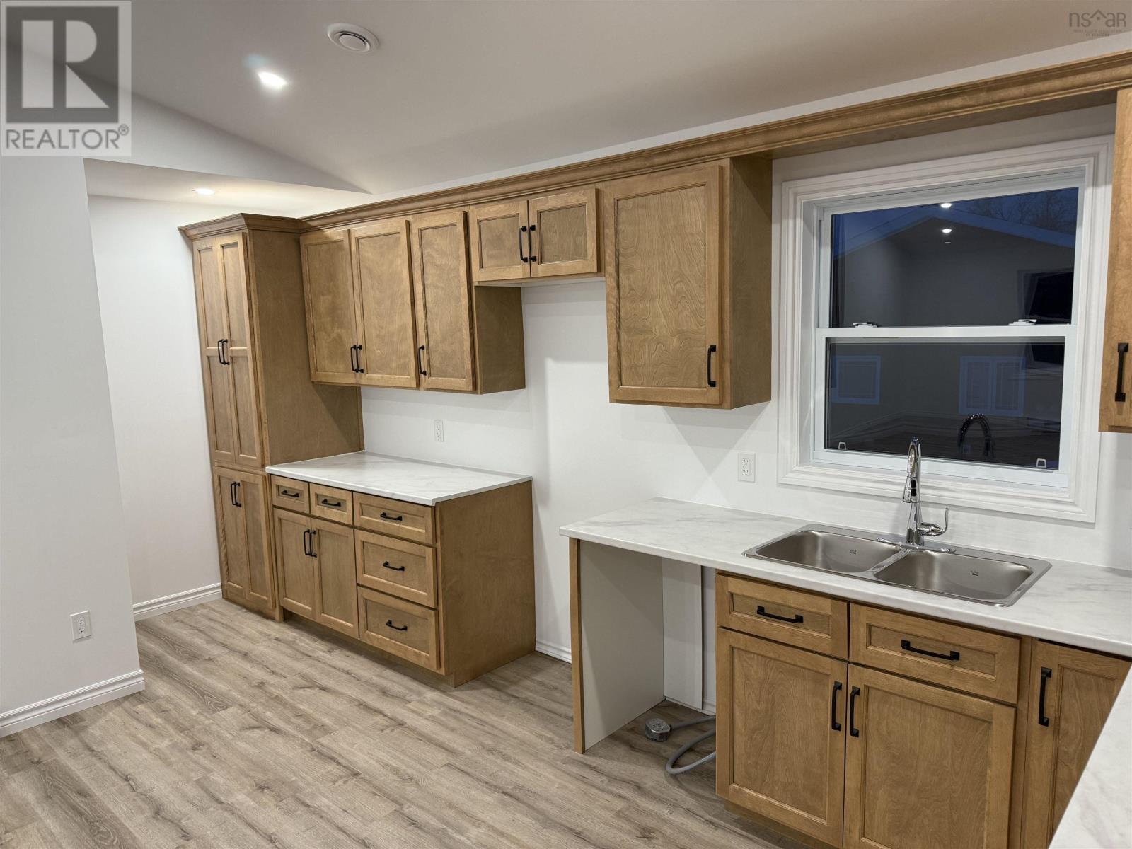 920 May Street, Scotchtown - 9