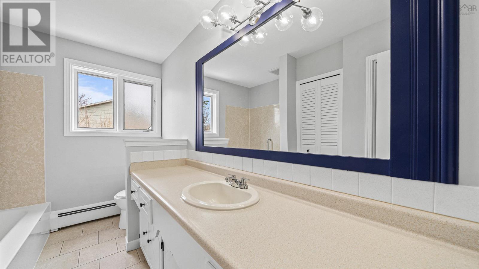 1 Kingfisher Crescent - 25
