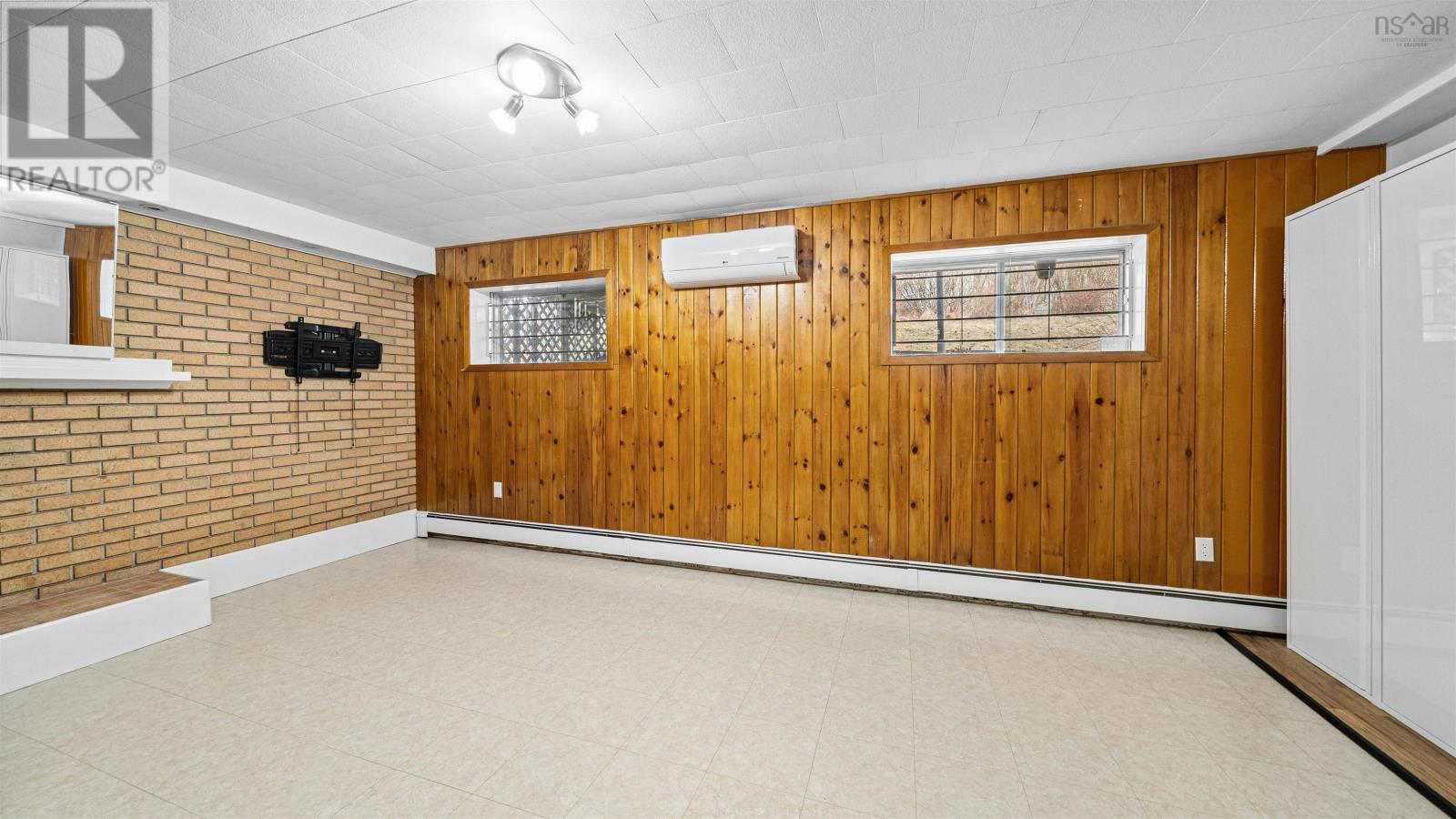 1 Kingfisher Crescent - 37